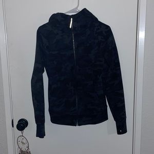 Lululemon Women’s Scuba Hoodie Light Cotton Fleece in Incognito Camo Multi Grey